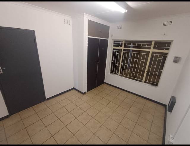 45M² RETAIL TO LET IN BAILLIE PARK